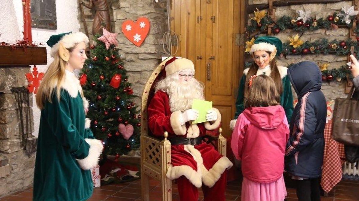 El Pare Noel la casa comuna de Sant Julià de Lòria