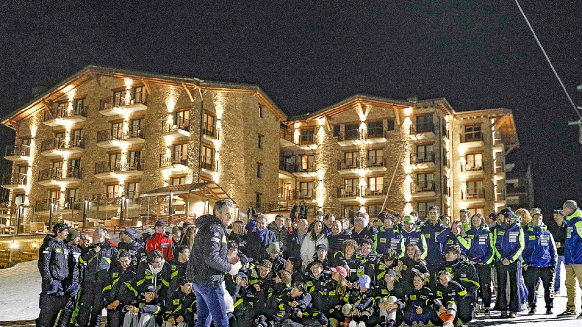 Els integrants dels equips de la FAE, a la trobada de Nadal de l'entitat.