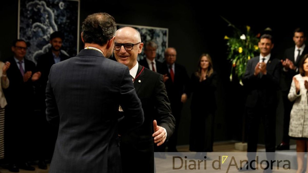 El nou ministre de Finances, Ramon Lladós, jurant el càrrec