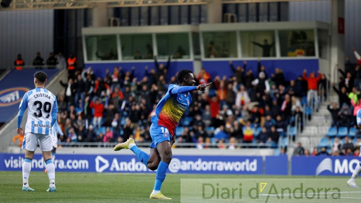 Bundu celebrant el gol
