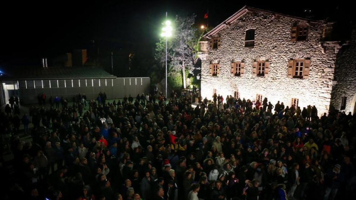 Una concentració convocada per la coordinadora per un habitatge digne