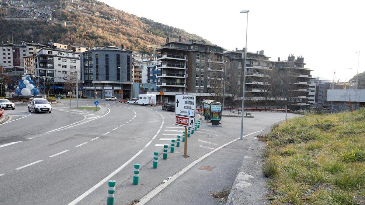 Els grups de la majoria aposten per un estudi que analitzi alternatives a l'execució de la fase 2 del vial.