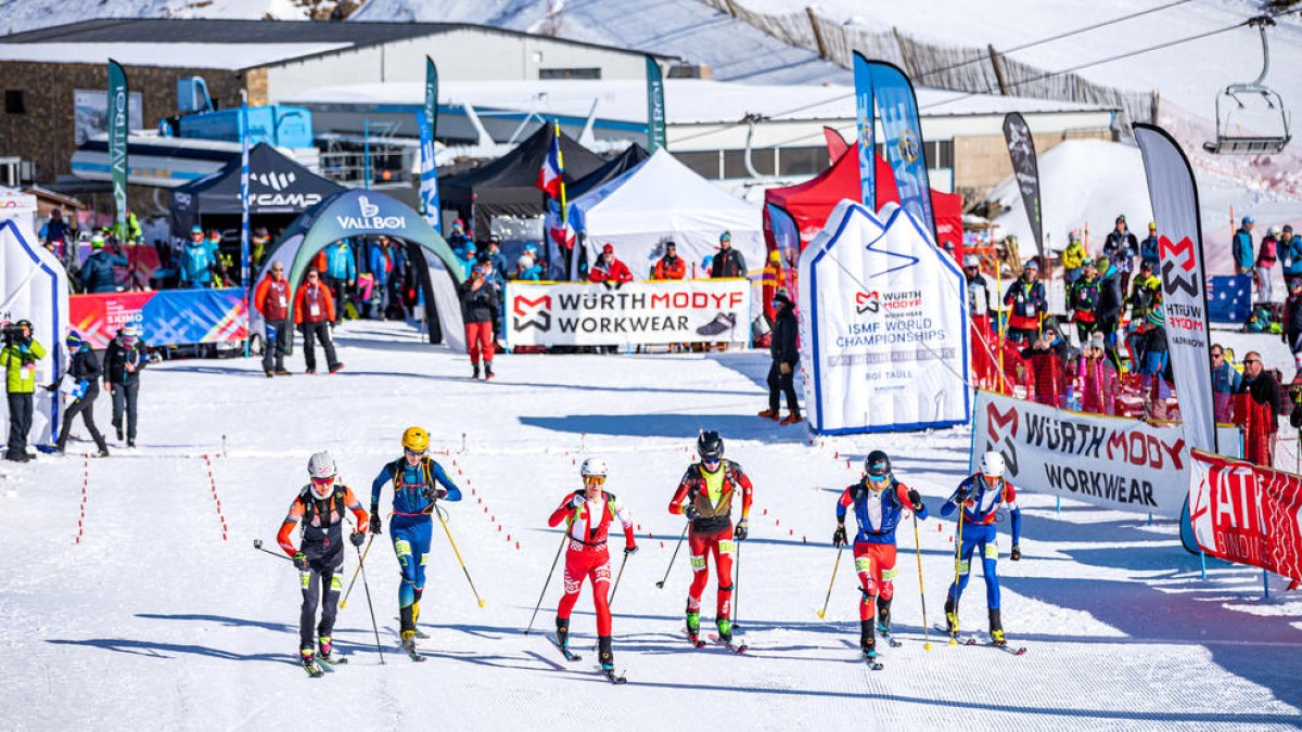 Oriol Olm, segon per la dreta, a la final de l'esprint sub 20.