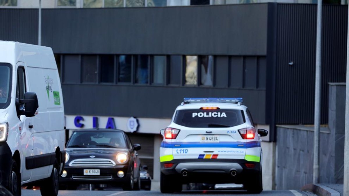 policia, agents, edifici, façana