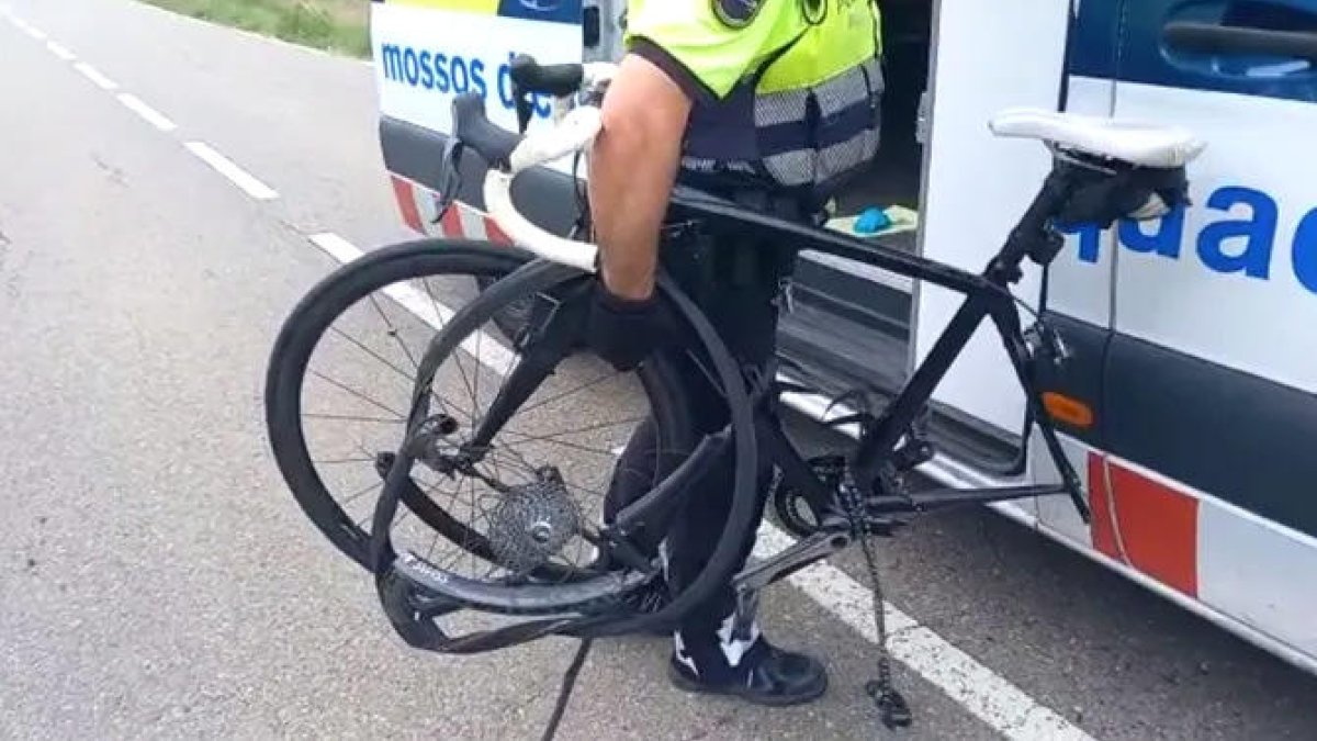 Estat en què va quedar la bicicleta després de l'atropellament.
