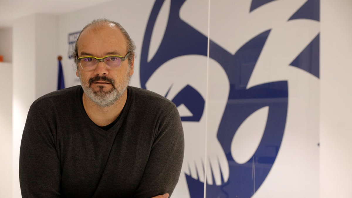 El director general del MoraBanc Andorra, Francesc Solana, a les oficines del club.