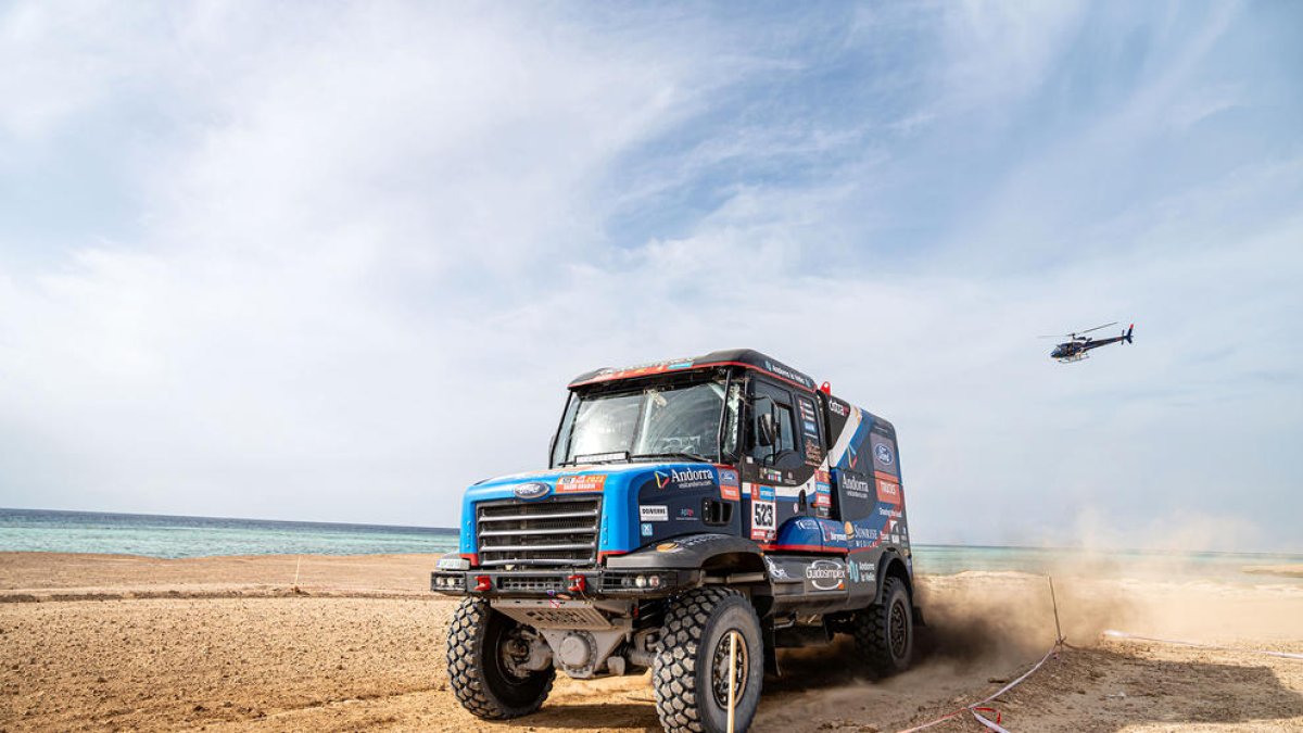 El vehicle d'Albert Llovera, Margot Llobera i Peter Vojkovsky.