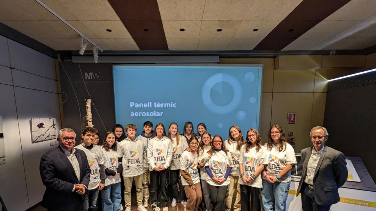 Moles i Salvan amb els alumnes participants.