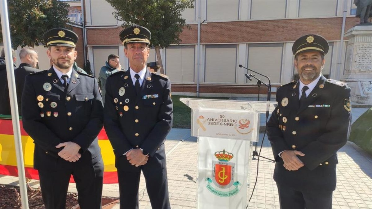 Tres agents del Tedax a l'aniversari del servei de desactivació d'explosius de la guàrdia civil