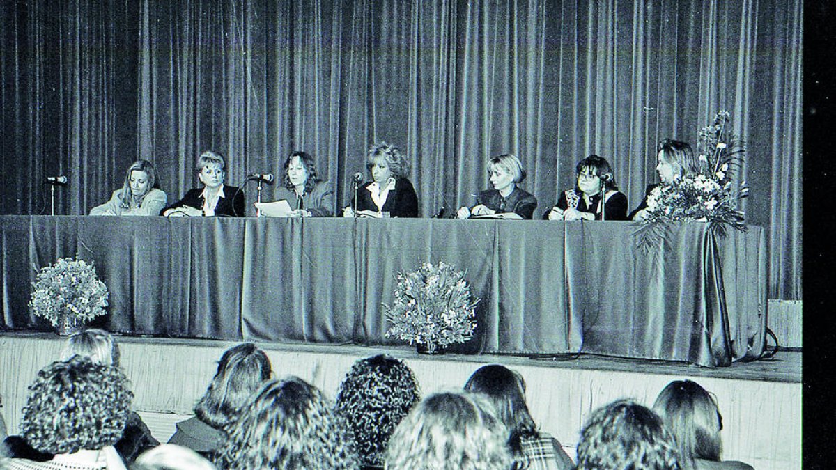 La reunió la va conduir Magda Oranich.