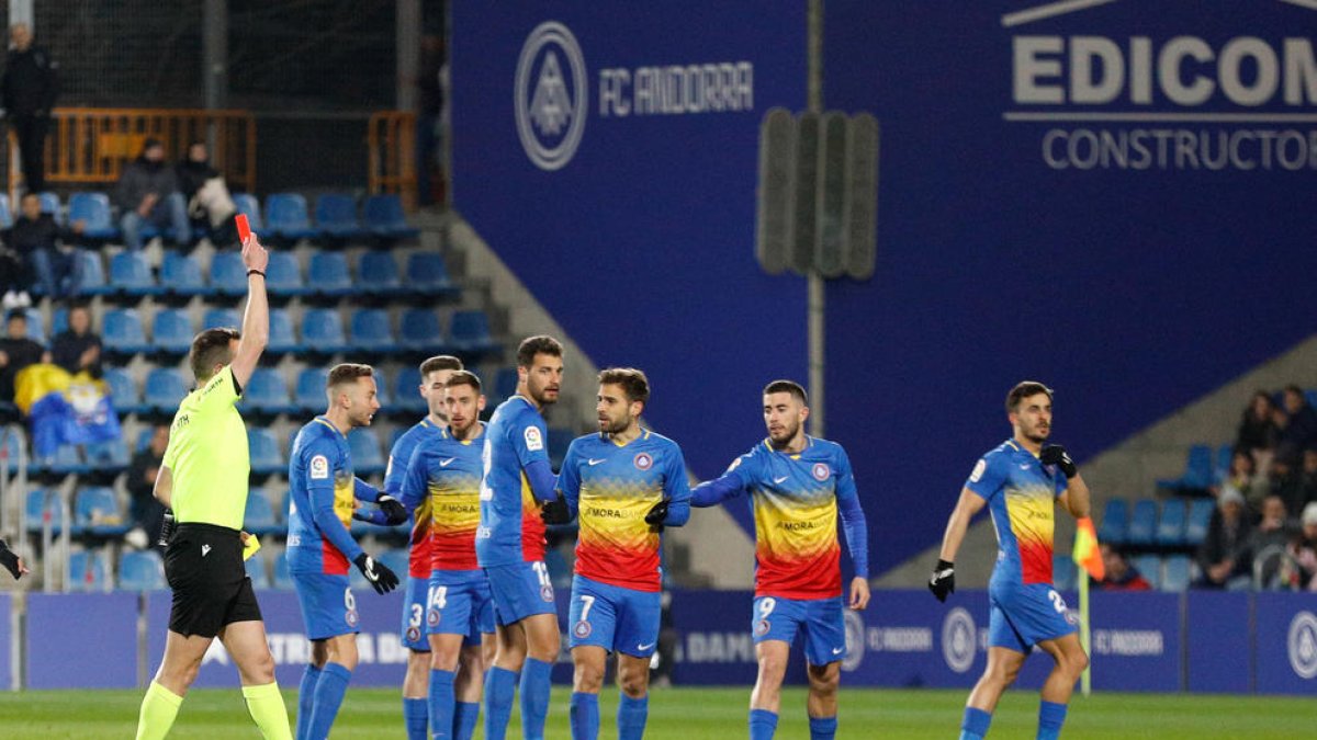 L'Andorra va jugar amb un home menys des del minut 3.