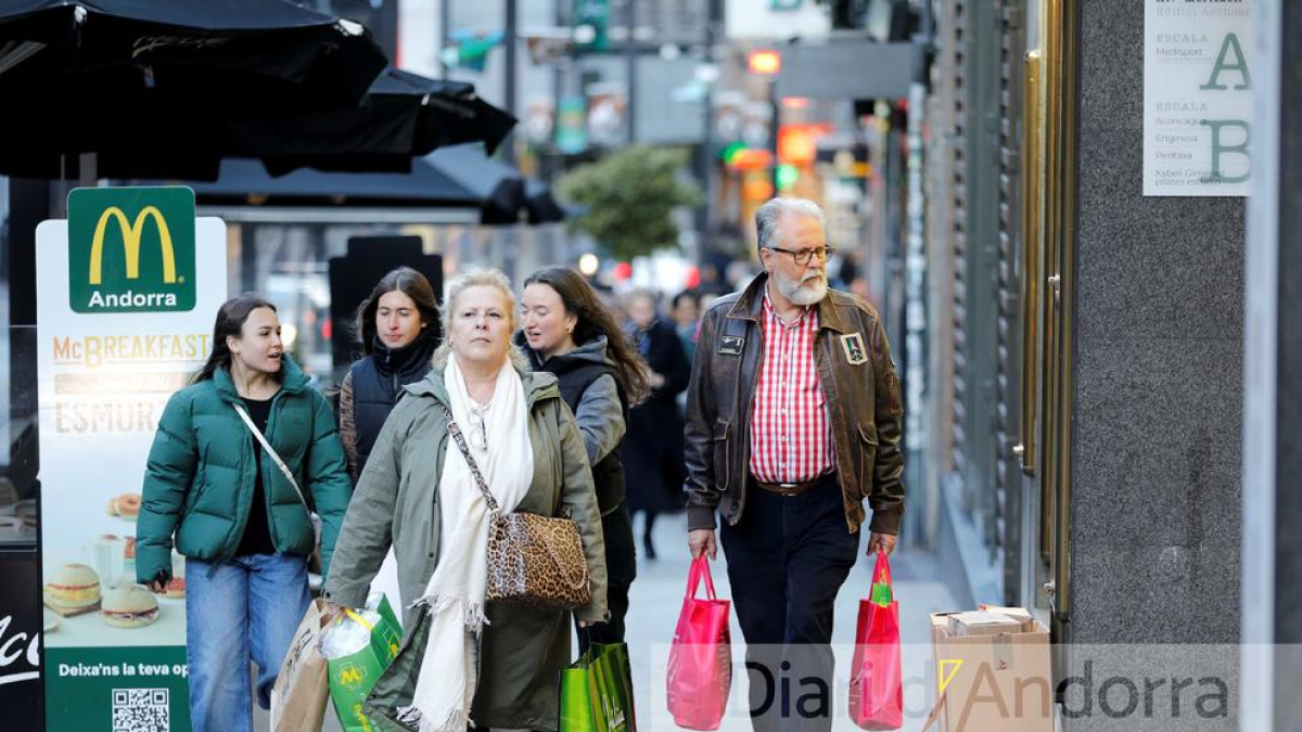 turistes, andorra la vella, turisme
