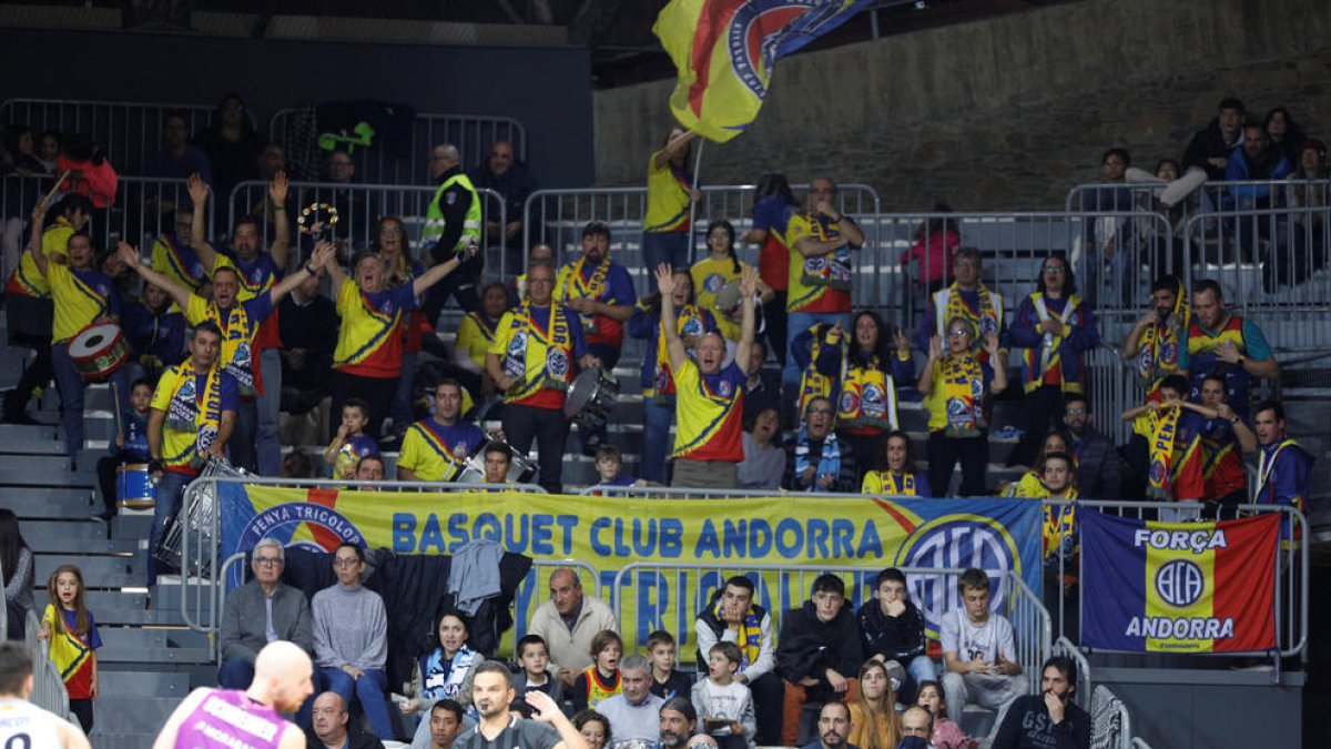 L'afició del MoraBanc Andorra ha respost a la crida i avui omplirà el Poliesportiu.