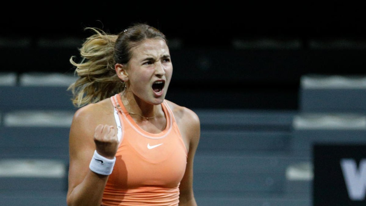 Vicky Jiménez Kasintseva celebrant un punt.