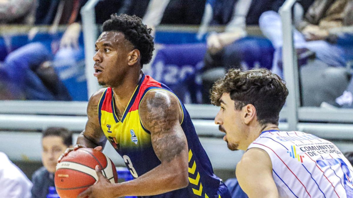 Micah Speight, en una acció del duel d'ahir a Alacant.