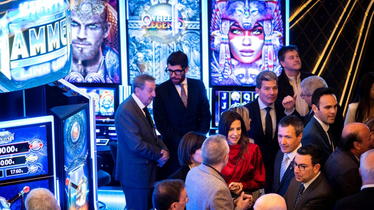 Un moment de la inauguració del casino.