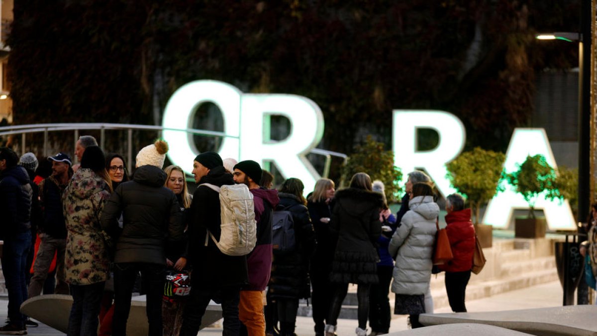 Protesta dels mestres francesos a la plaça The Cloud.