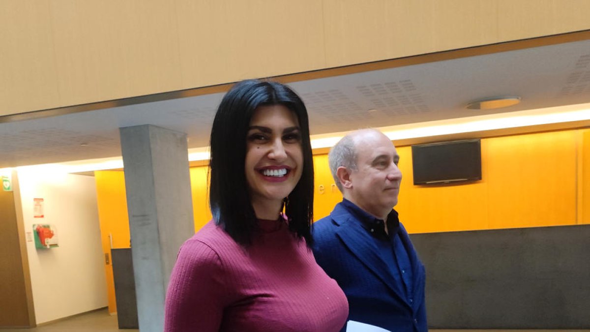 La consellera general no adscrita Carine Montaner i l'advocat Alfons Clavera.