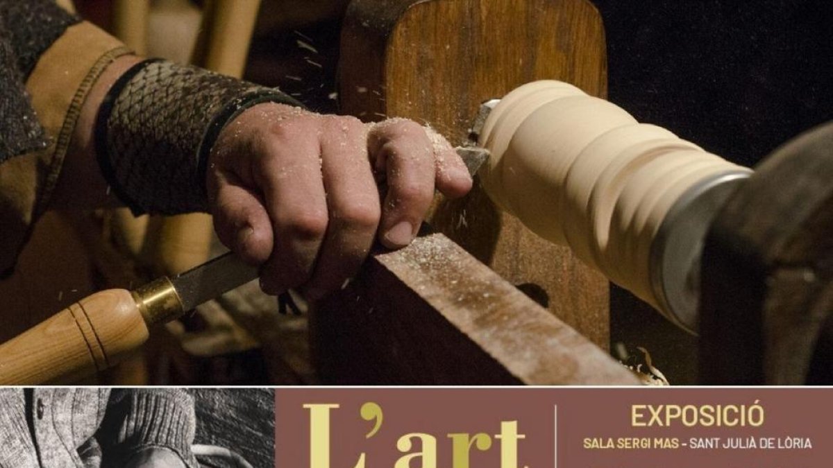 Talla de fusta i torn mecànic