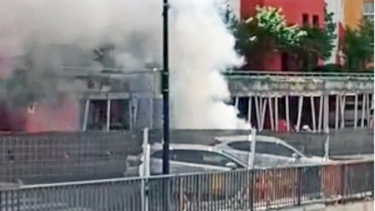 Un cotxe s'incendia a la zona de Terra Vella