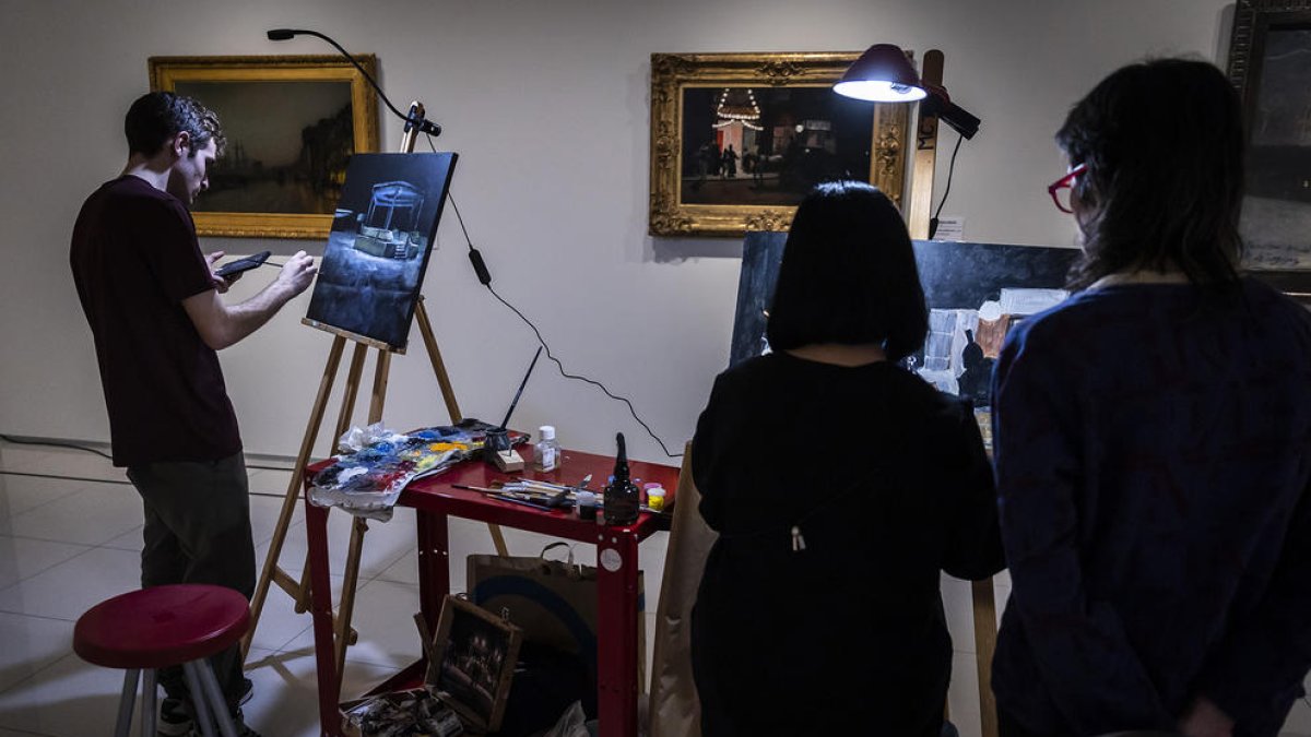 Alumnes de l'Escola d'art d'Andorra la Vella en una sessió al Thyssen