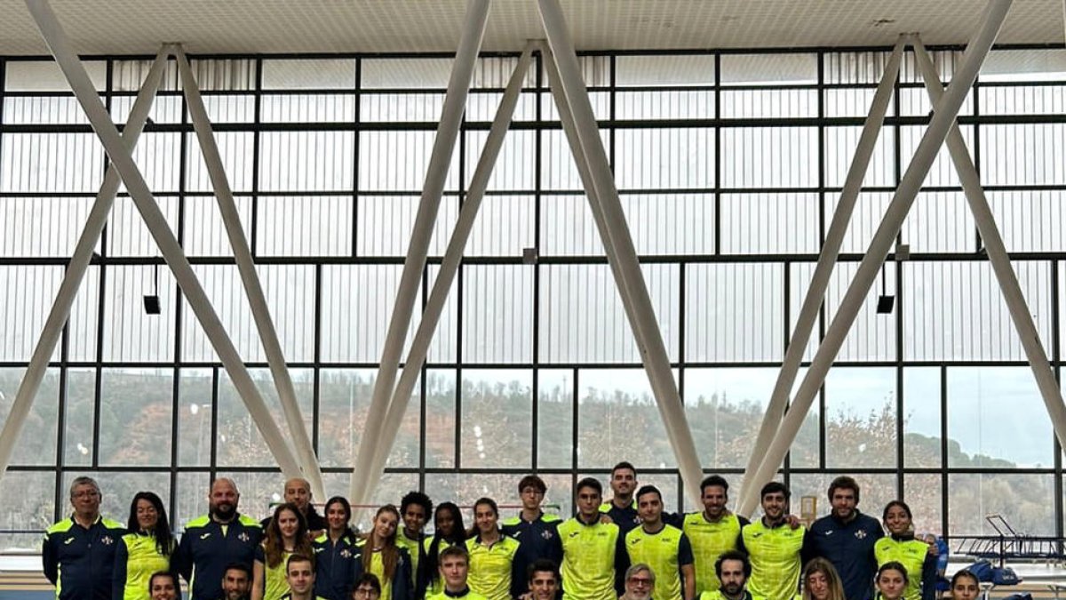 Els atletes de la federació, a Sabadell.