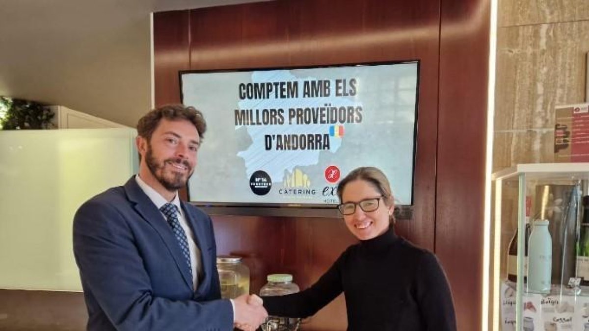 Ramon Ripoll, director d'Hotels i Càtering by Exe Prisma i Marianela VIla, presidenta d'Unicef Andorra