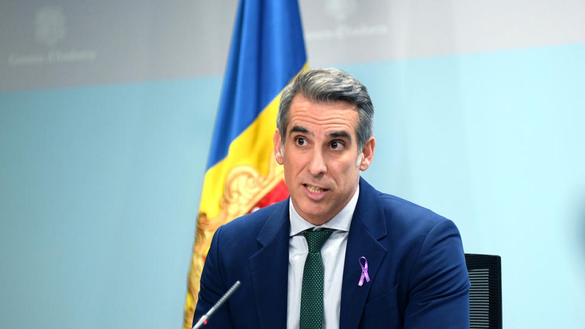 El ministre Marquina durant la roda de premsa.
