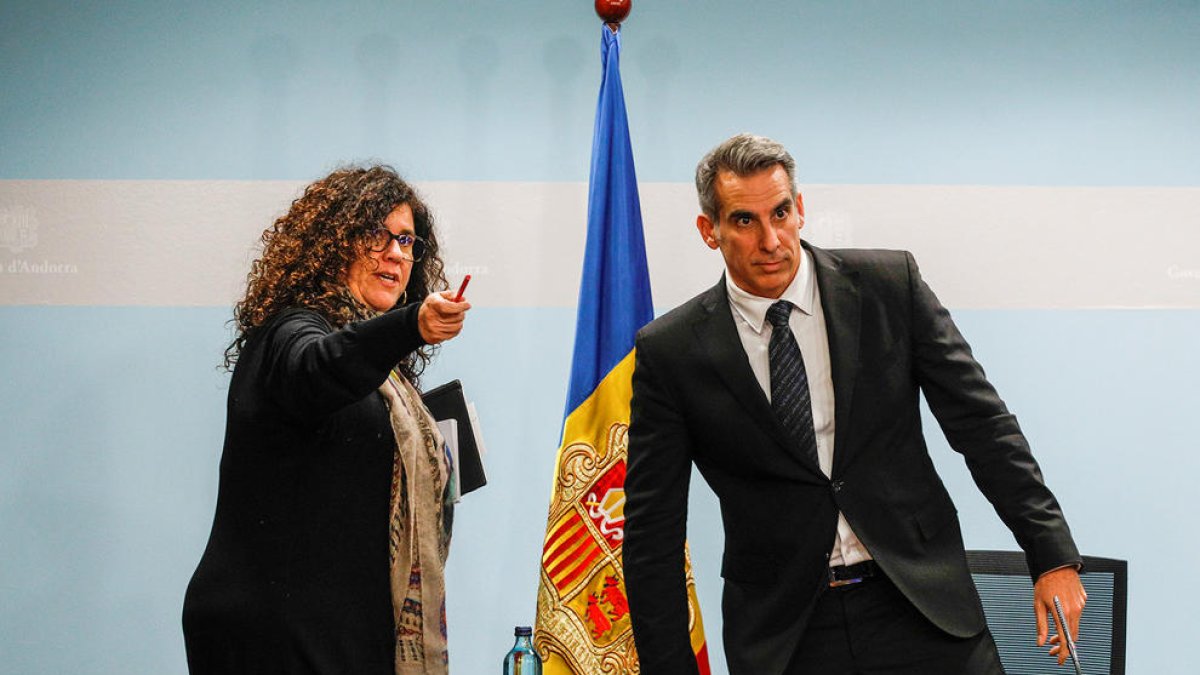 César Marquina, ministre de Finances, instants abans de la roda de premsa.