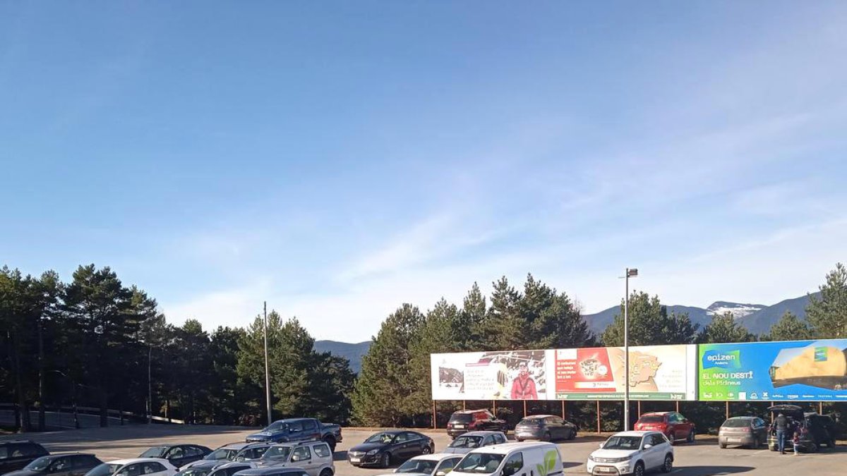 Aparcament de la cota 1.600 de Naturland.