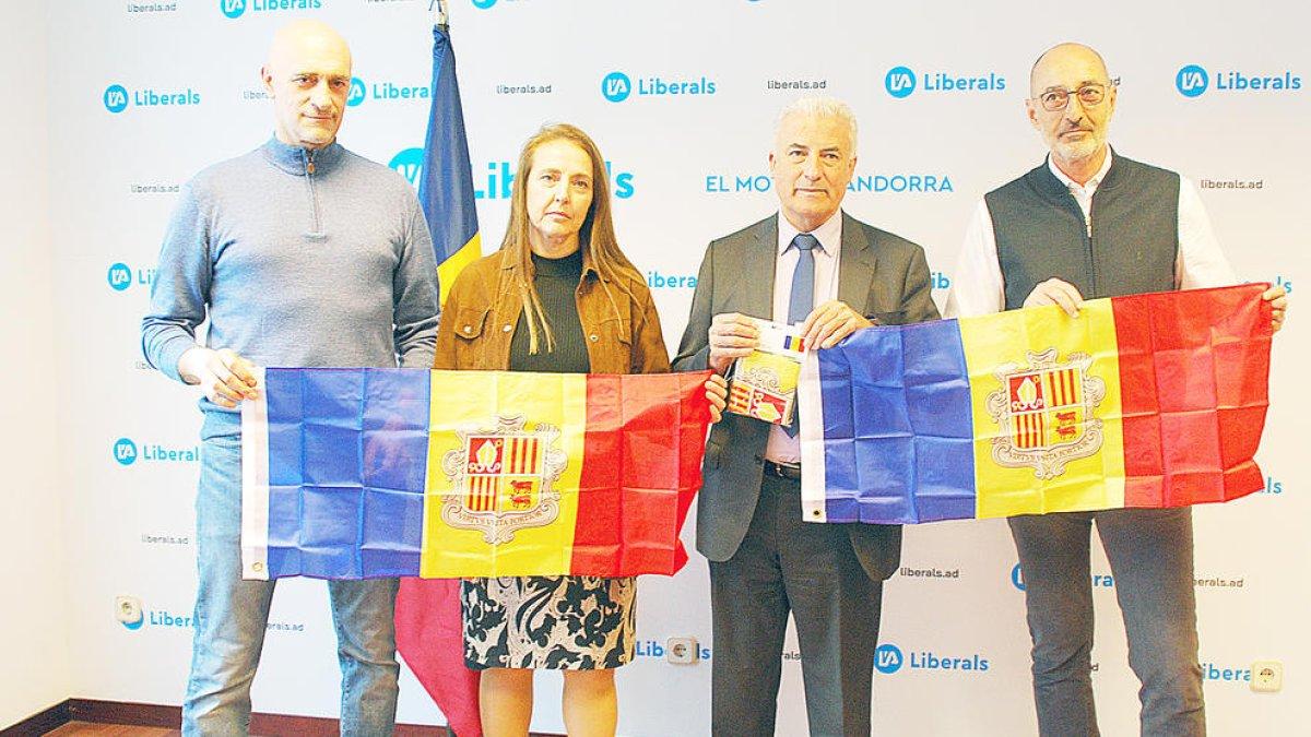 Presentació de 'Cap balcó sense bandera' .