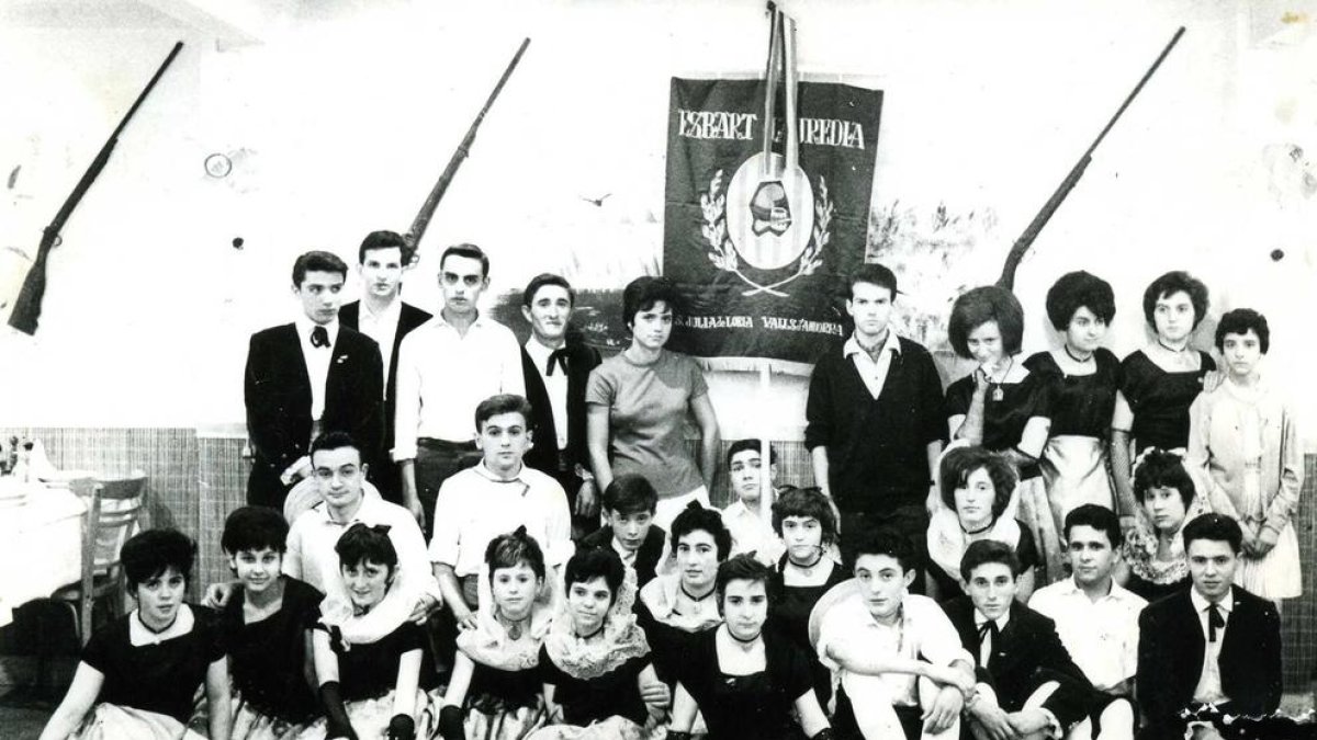La primera actuació de l'Esbart Lauredià, l'any 1963.