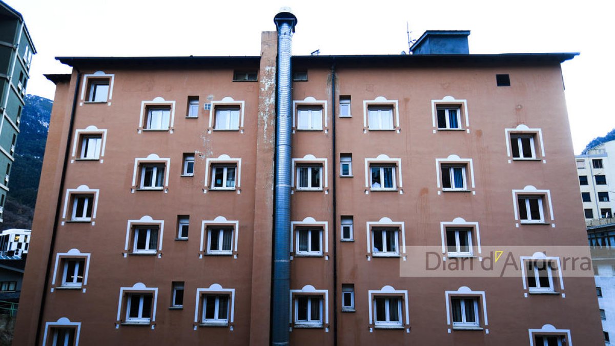 Govern prepara ja els peritatges dels edificis que s'han ofertat.