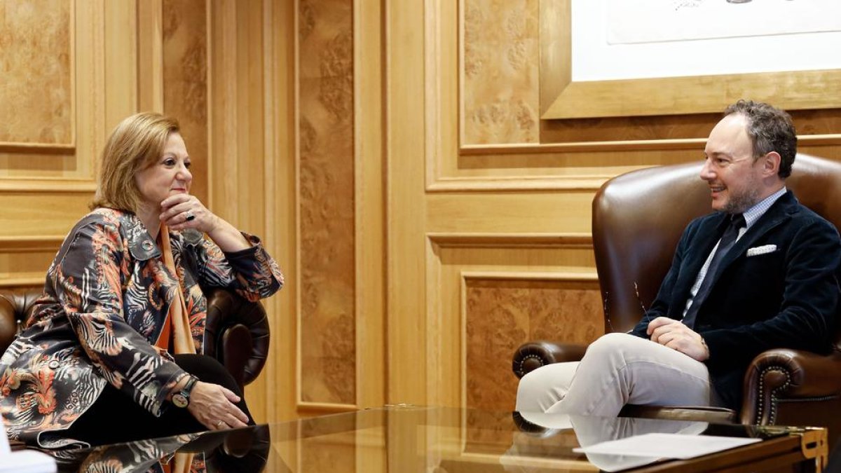 Xavier Espot en la trobada amb Cristina Gallach