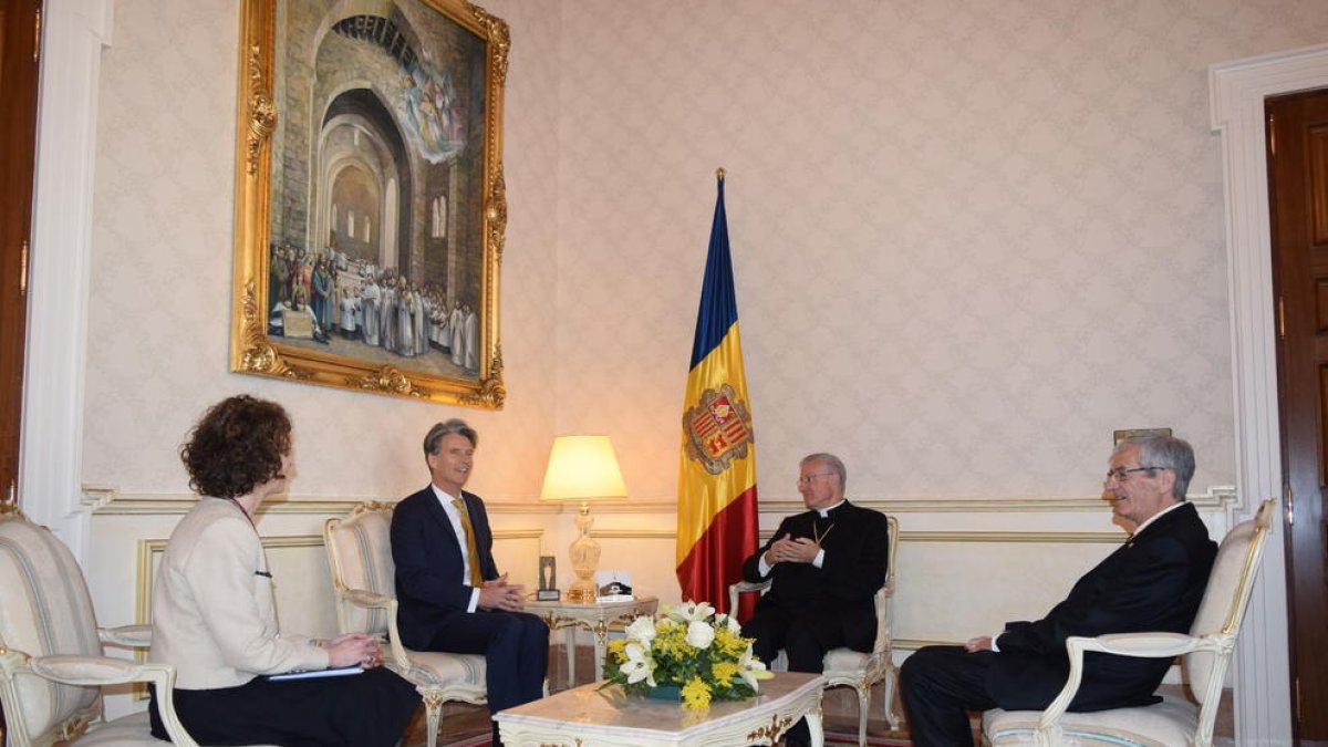 Rebuda de les cartes credencials