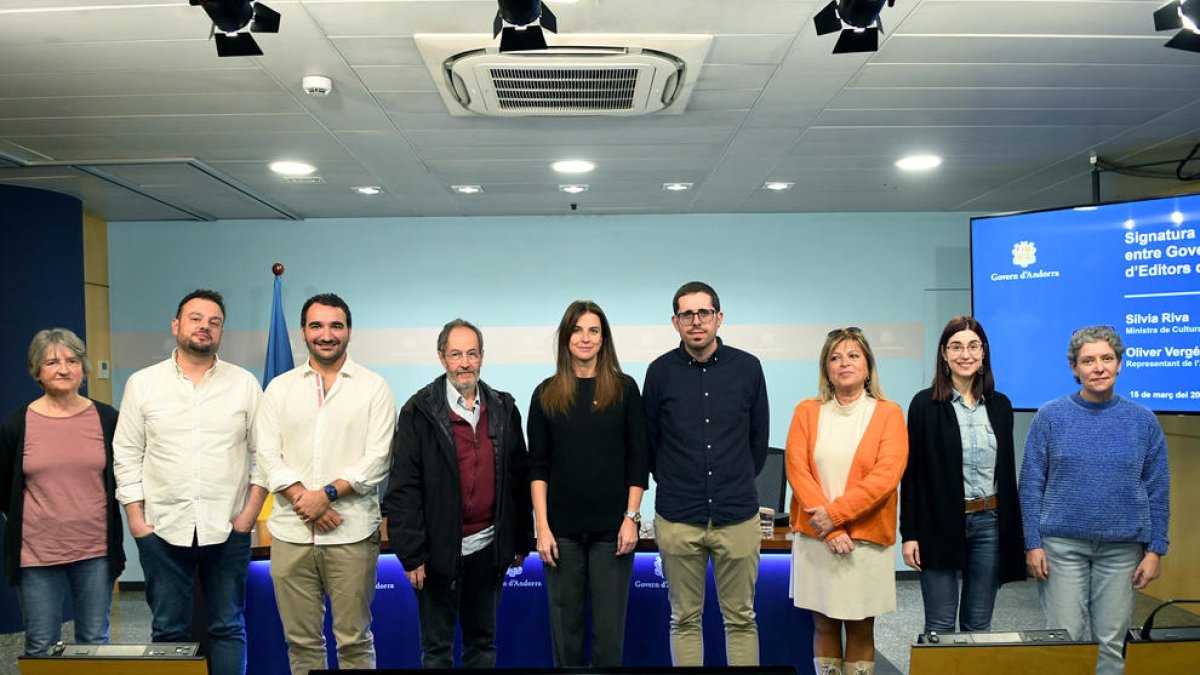 Sinatura conveni de col.laboració entre el ministeri de Cultura i Esports i l'Associació d'Editors d'Andorra.