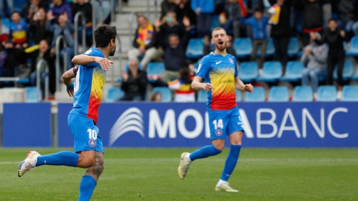 El moment del gol de Carlos Martínez.