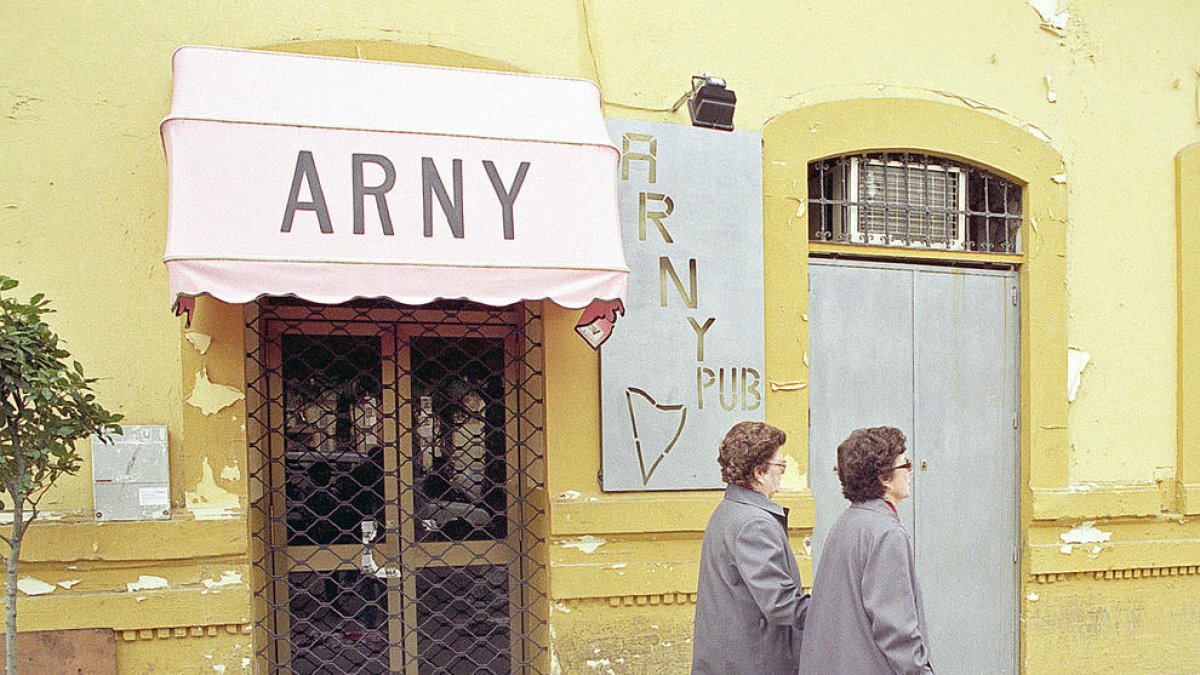 El pub Arny de Sevilla era el suposat centre d'una trama de prostitució de menors.