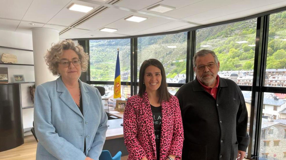 Els cònsols reben l'Institut de les Dones