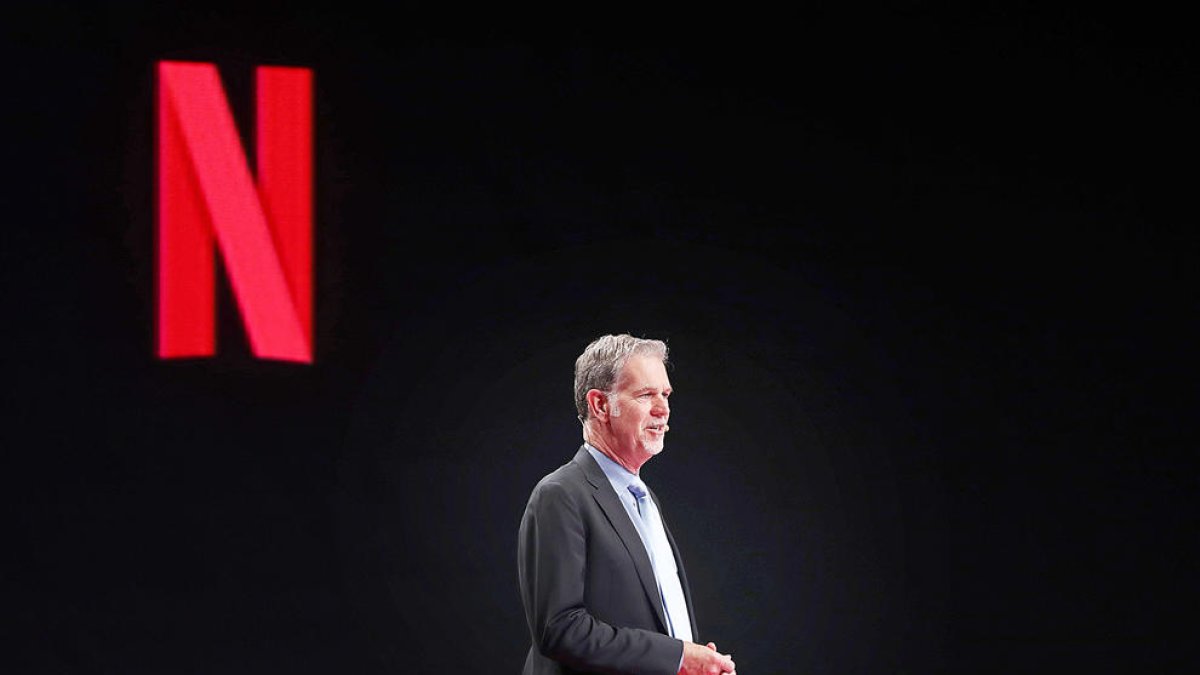Reed Hastings deixa de ser CEO de Netflix per assumir la presidència executiva de la companyia.