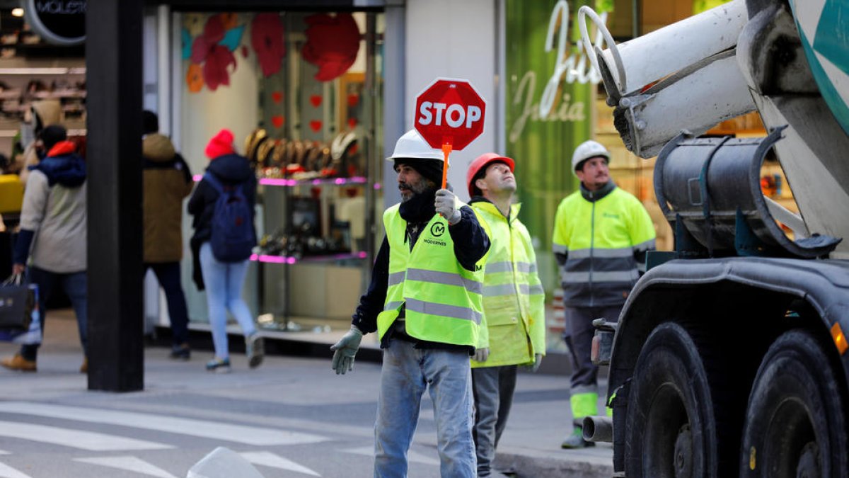 Nou de cada deu empreses de la construcció tenen dificultats per trobar mà d'obra.