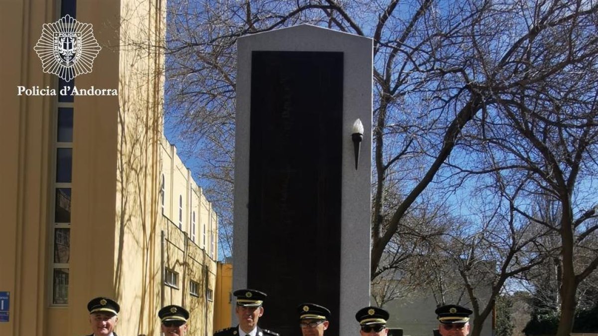 Entrega de diplomes als sis nous inspectors majors