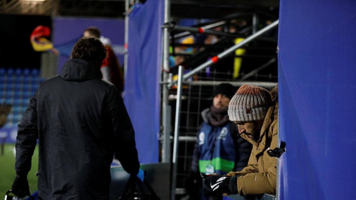 L'entrenador de l'FC Andorra, Eder Sarabia, poc després de veure la segona groga i ser expulsat contra l'Albacete.