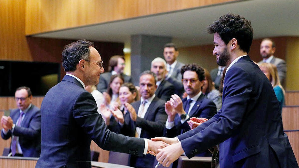 Espot i Escalé durant el debat d'investidura.