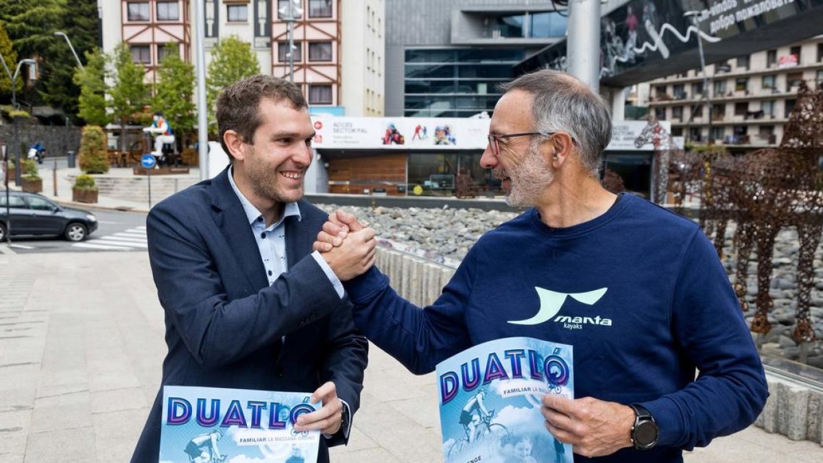 Kevin Poulet i Gaspar Pellicer en la presentació de la Duatló aquest matí