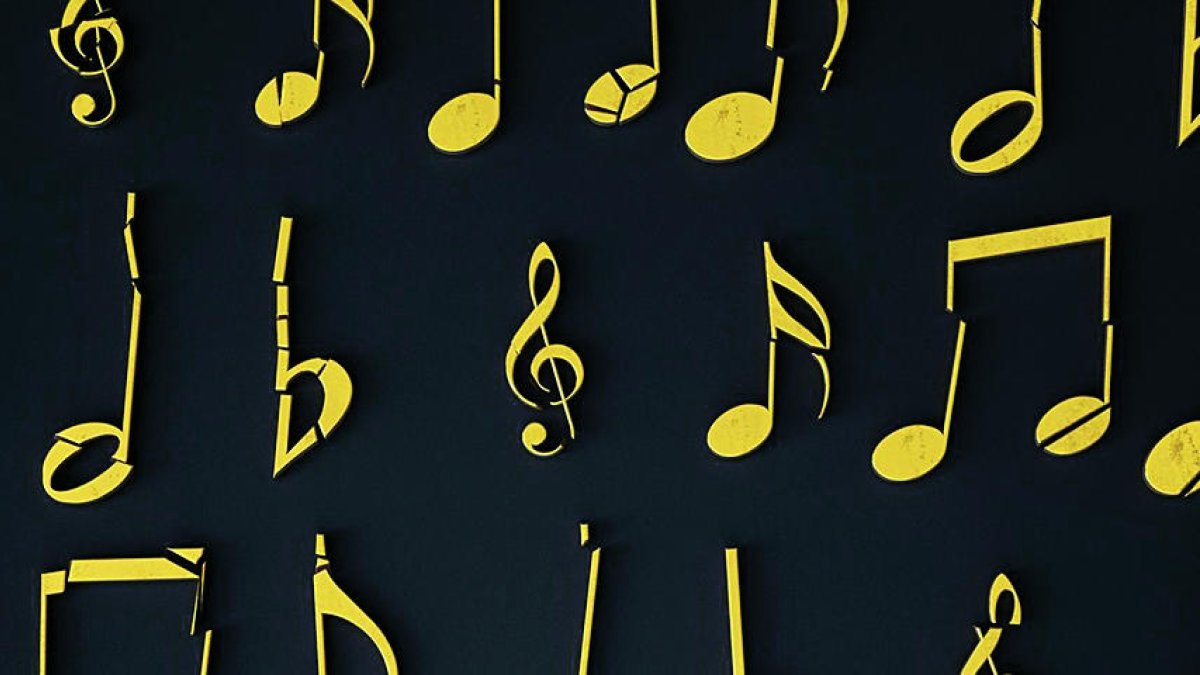 Si la feina és avorrida i odiada et recomano que et posis música que et faci evadir de les hores patides