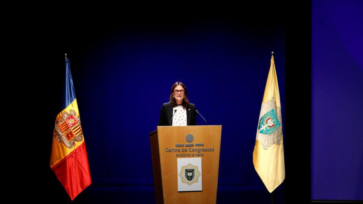 La ministra de Justícia i Interior, Ester Molné, durant el seu discurs a l'acte.