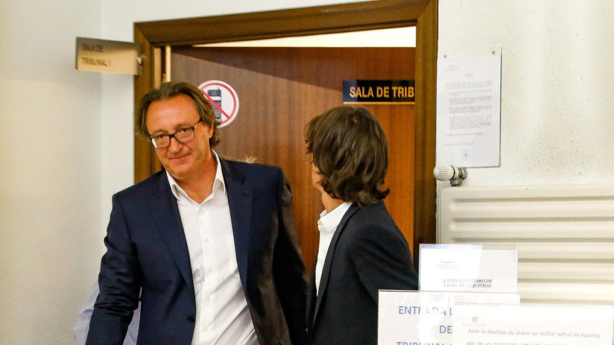 Higini Cierco a l'interior de l'antic edifici de la Batllia.