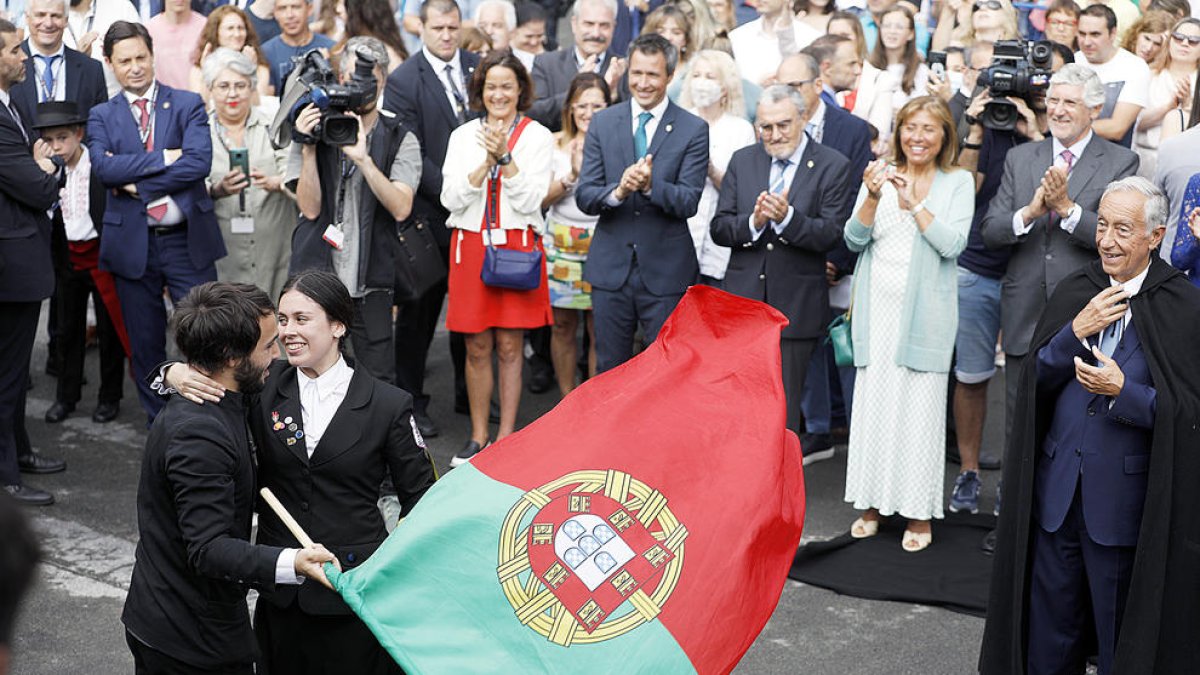 Concentració de portuguesos a la plaça del Poble, l'any passat.