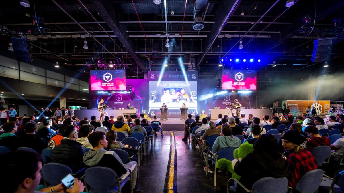 Coompetició de Clash Royale a l'última DreamHack València.